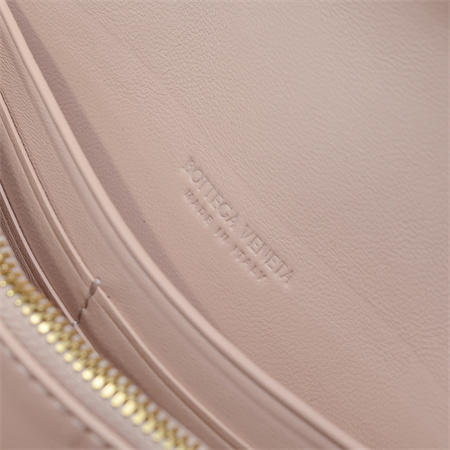 BV Andiamo Large Flap Wallet Lambskin Lotus