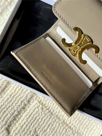 Ce**e compact wallet with coin triomphe in shiny calfskin