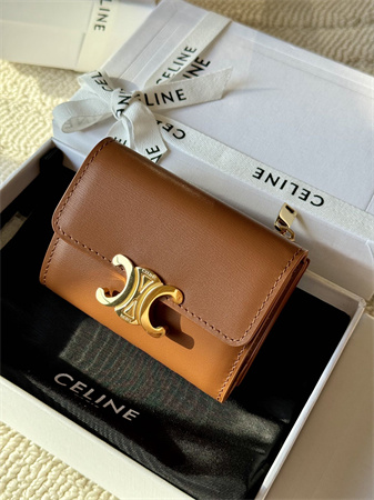 Ce**e compact wallet with coin triomphe in shiny calfskin