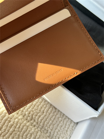 Ce**e compact wallet with coin triomphe in shiny calfskin