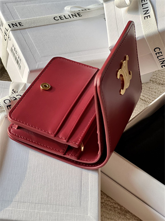 Ce**e triomphe compact wallet in shiny calfskin red