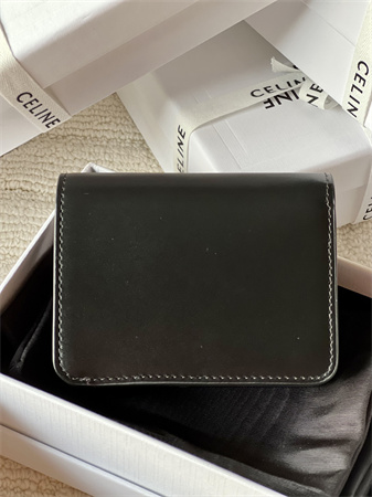 Ce**e triomphe compact wallet in shiny calfskin black
