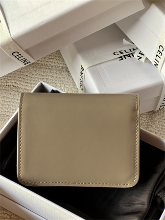 Ce**e triomphe compact wallet in shiny calfskin grey