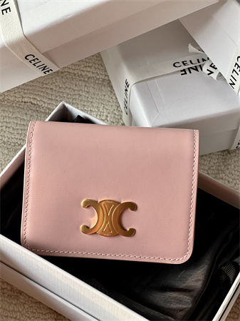 Ce**e triomphe compact wallet in shiny calfskin pink