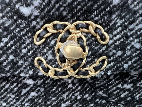 Ch*el 19 bag tweed gold tone black/white as1160