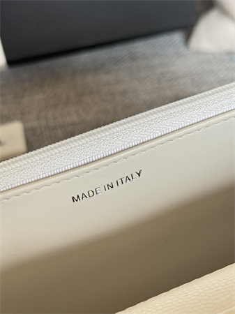 Ch*el wallet on chain grained calfskin silver tone metal white ap0250