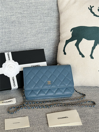 Ch*el wallet on chain grained calfskin silver tone metal blue ap0250