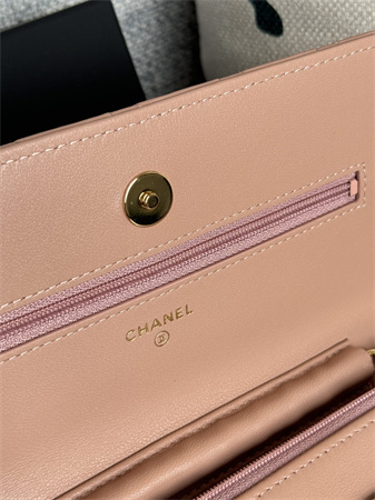 Ch*el wallet on chain lambskin gold tone metal pink ap0250