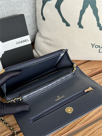 Ch*el wallet on chain lambskin gold tone metal navy ap0250