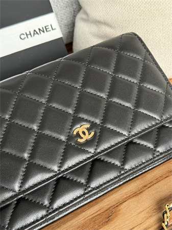 Ch*el wallet on chain lambskin gold tone metal black ap0250