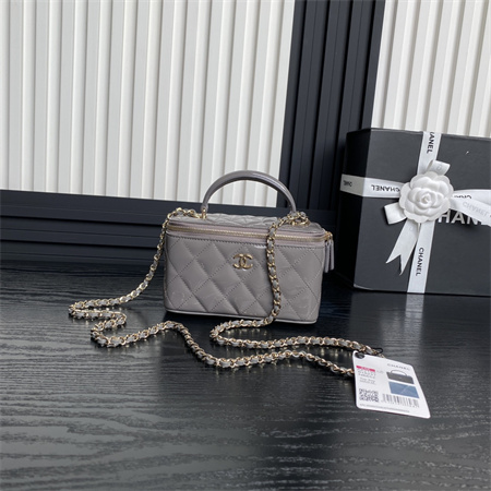 Ch*el vanity with chain patent calfskin gold-tone metal grey ap2199