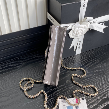 Ch*el flap phone holder with chain patent calfskin gold-tone metal grey ap3226