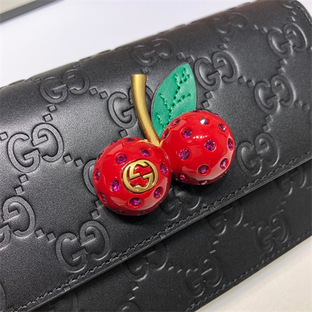 gu.cci  gg S*p*e mini bag black leather with cherries 481291