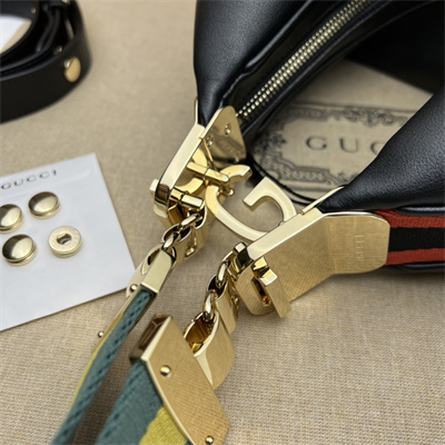 G*u*i attache large shoulder bag leather black 702823