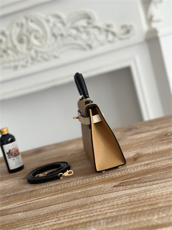 H**mes kelly mini ii bag epsom leather biscuit/craie/black hs