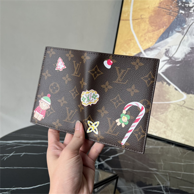 L.V  Passport Cover Vivienne Holidays Monogram Canvas M12219