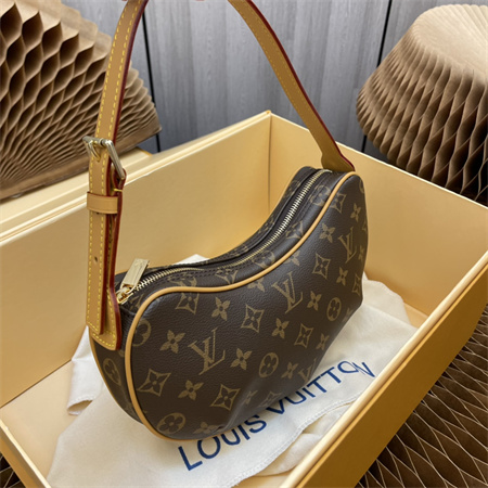L.V POCHETTE CROISSANT Shoulder Bag Monogram Canvas M51510