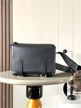 l0ew* xs military messenger bag in S*pple smooth calfskin and jacquard black