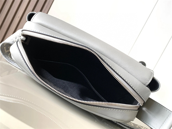 l0ew* xs military messenger bag in S*pple smooth calfskin and jacquard lt grey