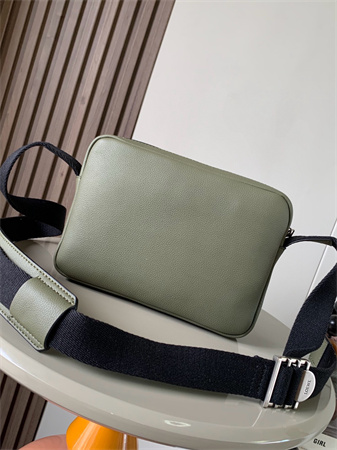 L0ew* xs military messenger bag in soft grained calfskin black/khaki