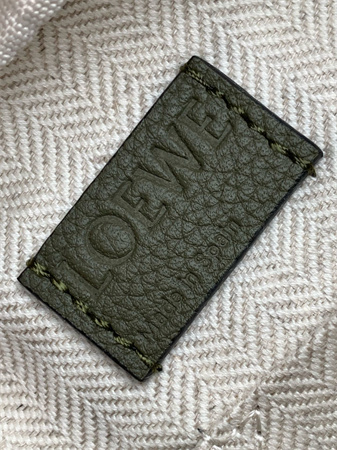 L0ew* xs military messenger bag in soft grained calfskin khaki