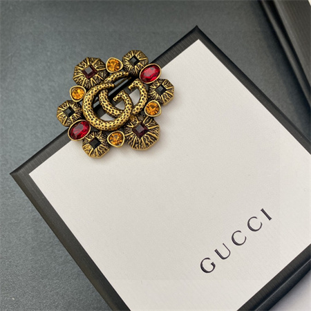 G*u*i brooch 36796