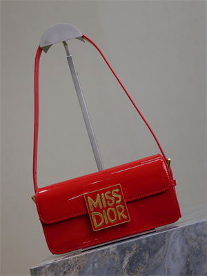 cd miss D*or flap bag patent calfskin red