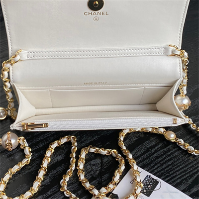 Ch*el flap phone holder with chain shiny lambskin, imitation pearls & gold-tone metal white ap4284