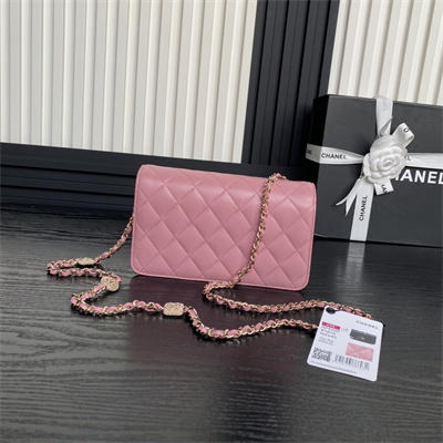 Ch*el clutch with chain lambskin, strass & gold-tone metal pink ap4300