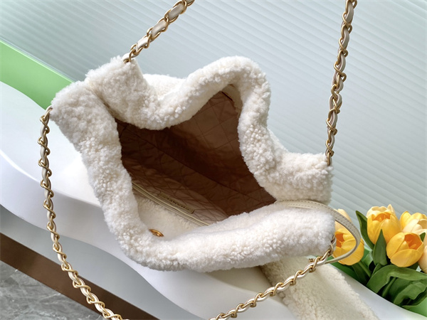Cha.nel 22 Small Handbag Shearing Wool Gold Tone Metal AS3260