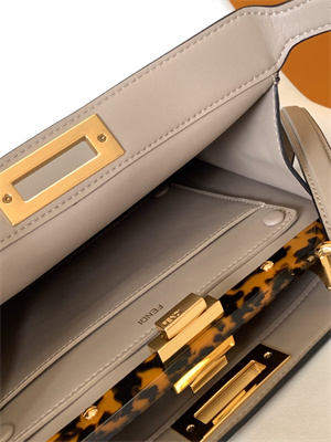 Fen.di PEEKABOO ICONIC ISEEU Medium leather bag Dove Grey