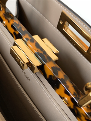 Fen.di PEEKABOO ICONIC ISEEU Medium leather bag Dove Grey