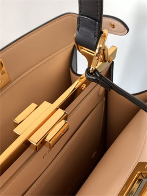 Fen.di PEEKABOO ICONIC ISEEU Medium leather bag Black