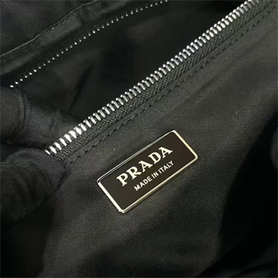 Pra*a re-nylon medium padded tote black 1bg435
