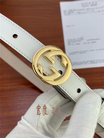 G*u*i belts in white calfskin 20mm gold/silver hardware