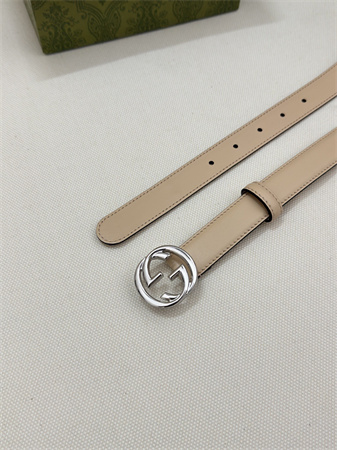 G*u*i belts in calfskin 25mm silver hardware beige
