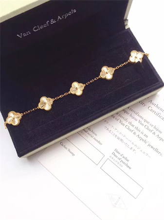V*N CL*F & arpels bracelets  37507