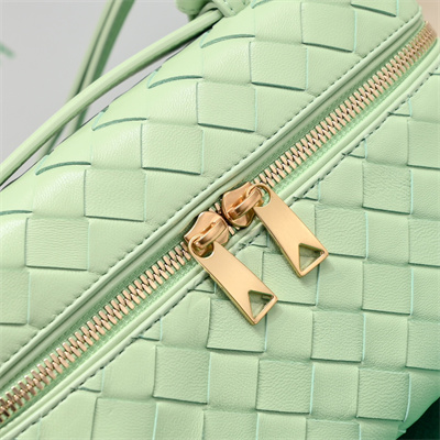 BV Bang Bang Vanity Case Intrecciato Calfskin leather Mint Green