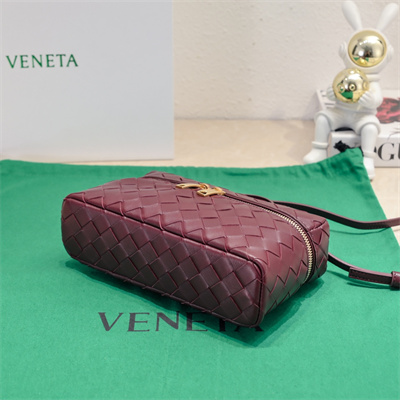 BV Bang Bang Vanity Case Intrecciato Calfskin leather Barolo
