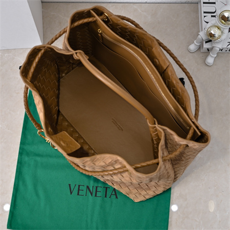 BV Large Andiamo Top handle bag Suede Caramel