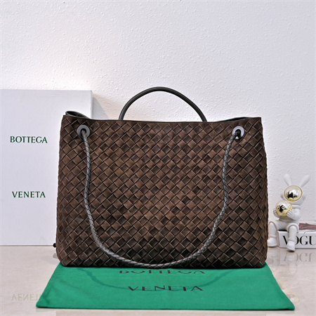 BV Large Andiamo Top handle bag Suede Fondant