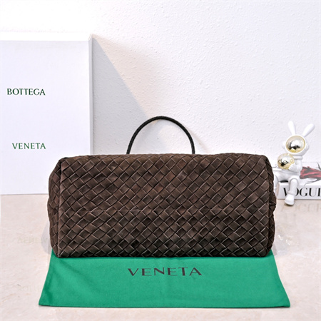 BV Large Andiamo Top handle bag Suede Fondant