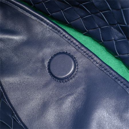 BV Large Hop Shoulder Bag In Calfskin Navy