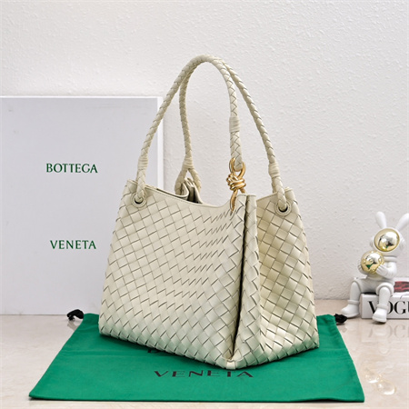 BV Large Parachute Shoulder Bag In Lambskin Sault