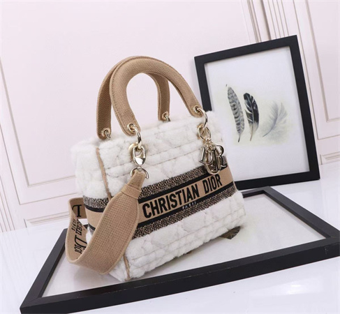cd medium lady D*or d-lite bag shearling cannage white/beige