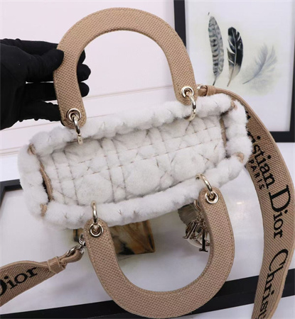 cd medium lady D*or d-lite bag shearling cannage white/beige
