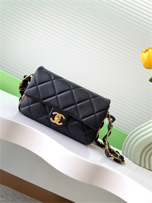 Cha.nel Small Flap Bag Lambskin & Gold-Tone Metal Black AS5174
