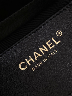 Cha.nel Hobo Handbag Lambskin & Gold-Tone Metal Black AS5177