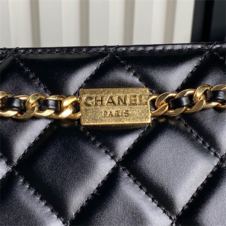 Ch*el clutch shiny lambskin & gold-tone metal  black as5203