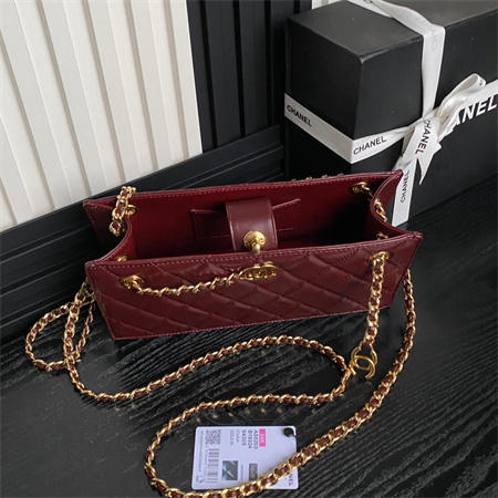Ch*el clutch shiny lambskin & gold-tone metal burgundy as5203